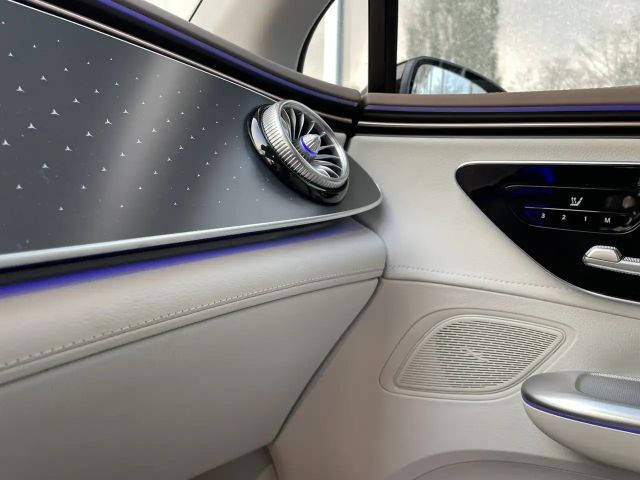 Mercedes-Benz EQE 300 AMG Line Sedan