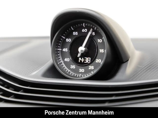 Porsche Taycan 4