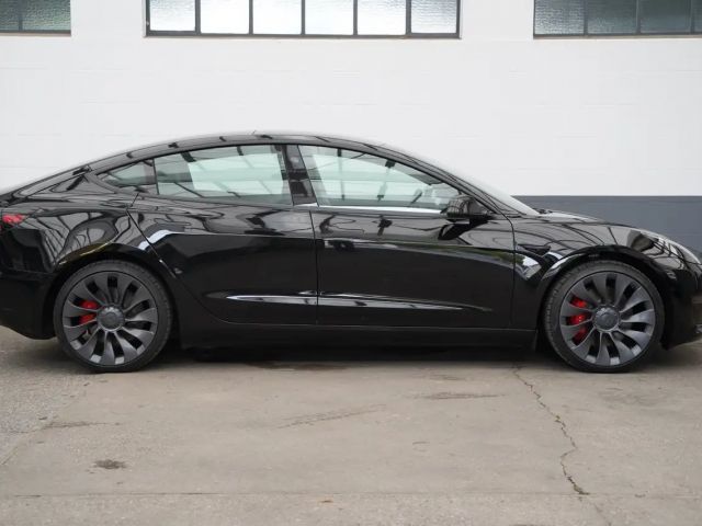 Tesla Model 3 Performance