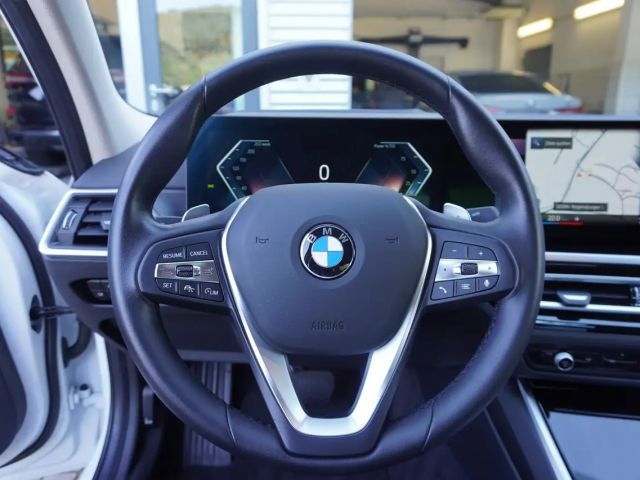 BMW 330 330i Sedan xDrive