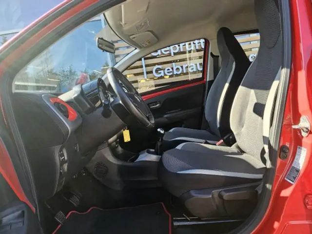 Toyota Aygo X Play Team D