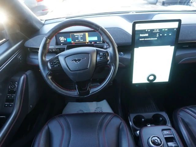 Ford Mustang Mach-E AWD Standard range