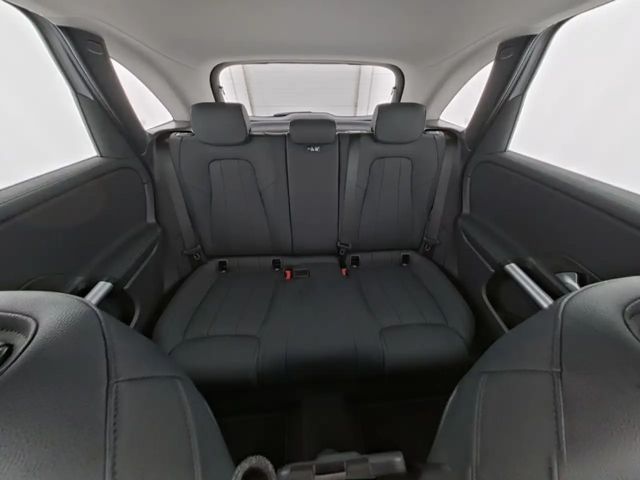 Mercedes-Benz B 200 Progressive Sedan