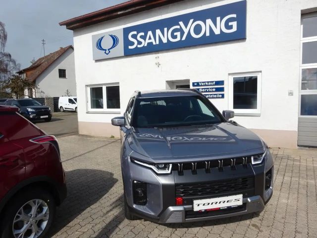 SsangYong Torres 2WD Quartz