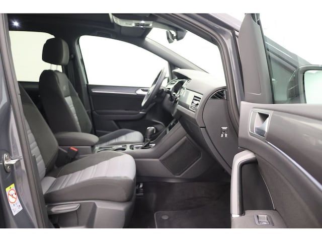 Volkswagen Touran 1.5 TSI DSG R-Line