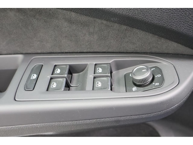 Volkswagen Golf 2.0 TDI DSG Golf VIII R-Line