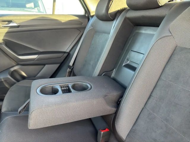 Volkswagen T-Roc 1.5 TSI DSG R-Line