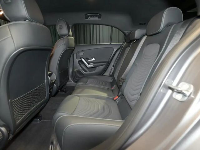 Mercedes-Benz A 200 A 200 d