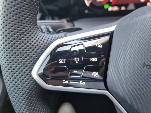 Volkswagen Golf DSG Golf VIII R-Line