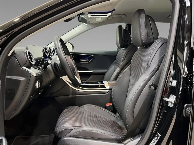 Mercedes-Benz C 200 AVANTGARDE Sedan