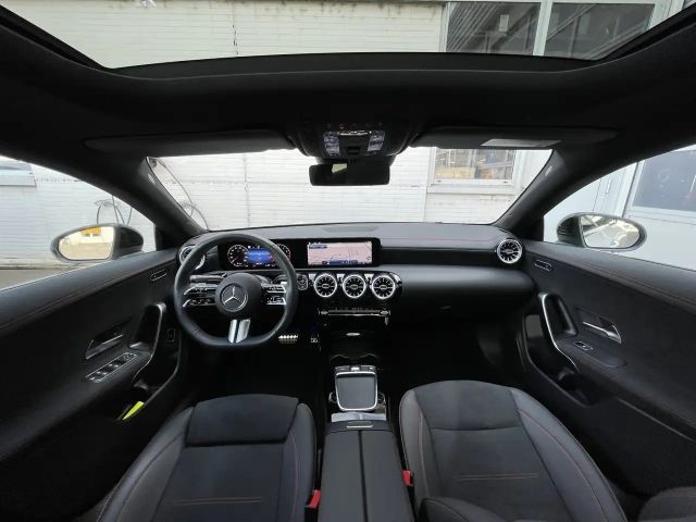 Mercedes-Benz CLA 180 AMG Line Coupé