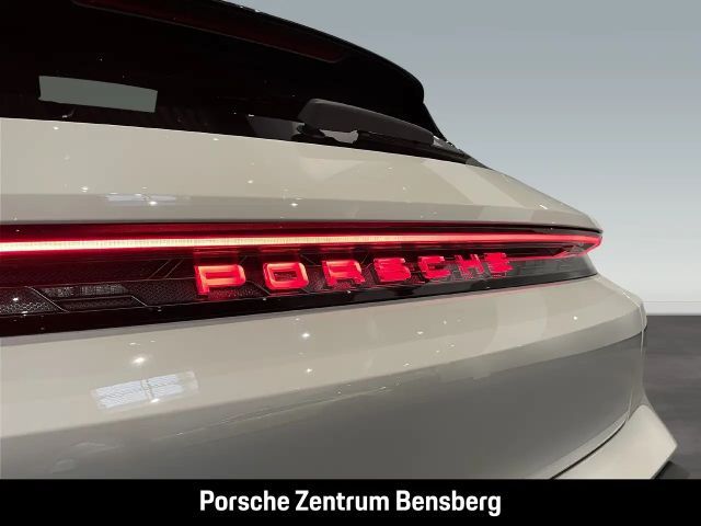 Porsche Taycan 4 Cross Turismo