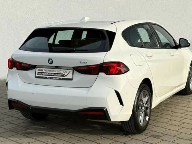 BMW 120 Sedan