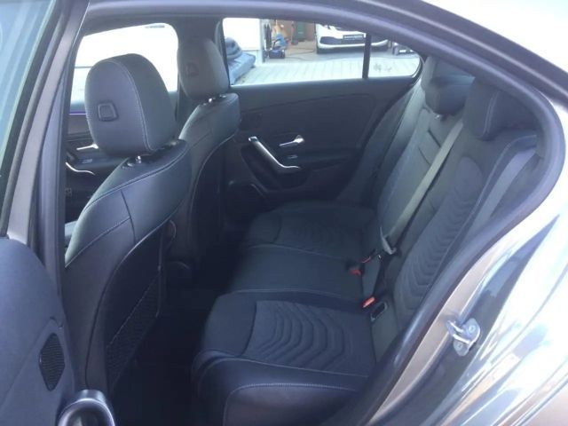 Mercedes-Benz A 180 Progressive