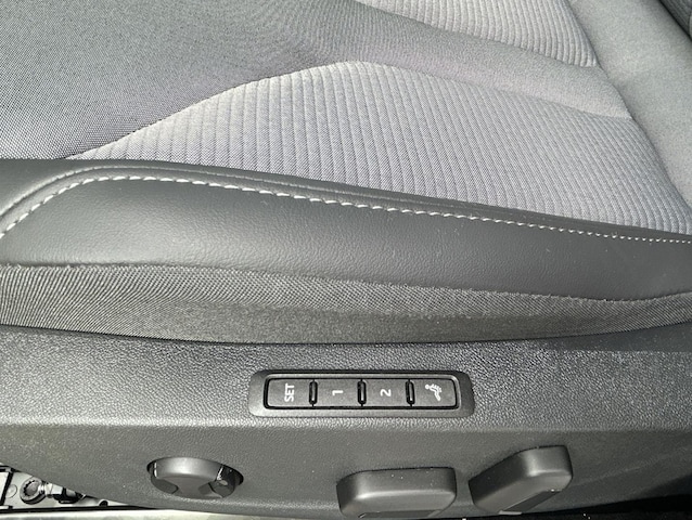 Skoda Enyaq Navi AHK Panorama LED SHZ Klima RFK PDC