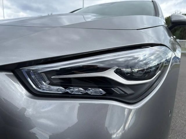 Mercedes-Benz CLA 200 Shooting Brake