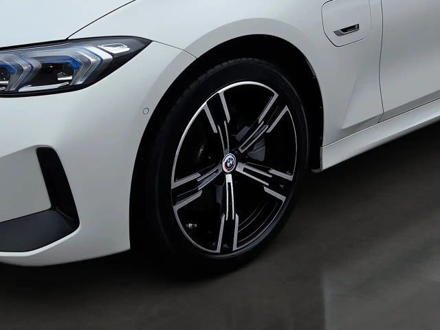 BMW 330 330e Touring xDrive
