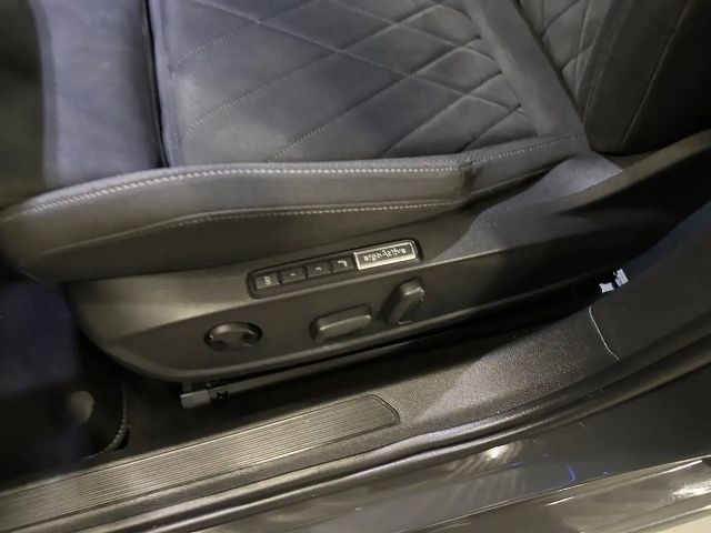 Volkswagen Golf 2.0 TDI DSG Style