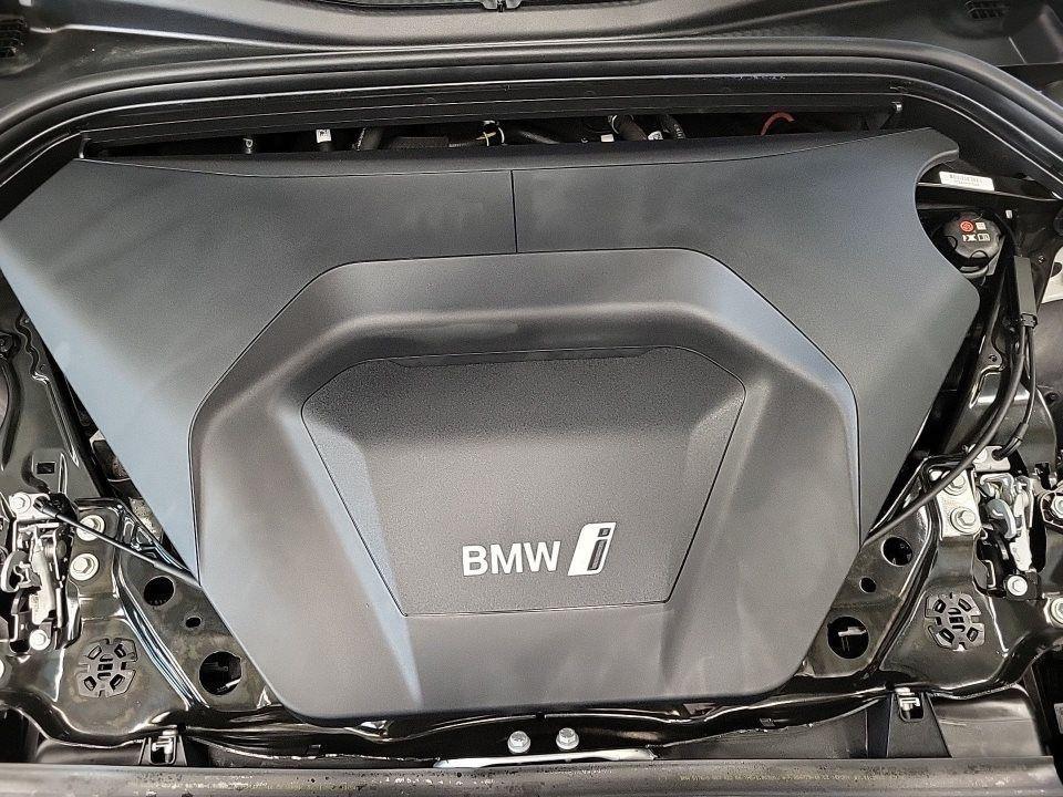 BMW iX1 xDrive30