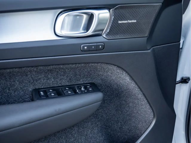 Volvo XC40 Dark Plus