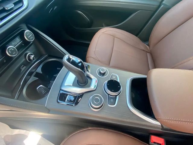 Alfa Romeo Stelvio AT8 Q4 TI Turbo