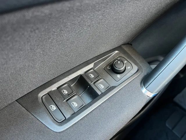 Volkswagen Touran 1.5 TSI DSG R-Line
