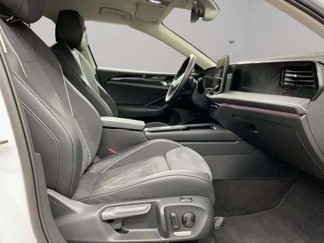 Volkswagen Passat 1.5 eTSI Business DSG