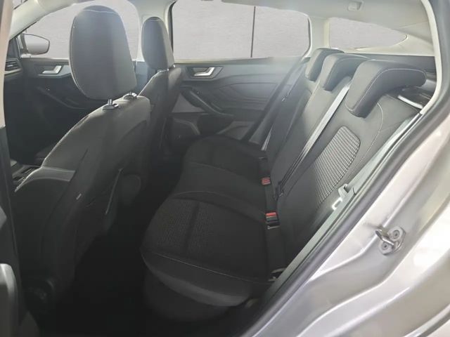 Ford Focus Cool & Connect EcoBoost Wagon