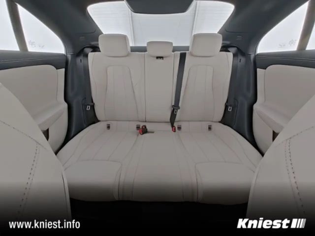 Mercedes-Benz CLA 180 Progressive Sedan