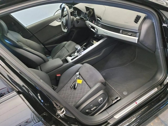 Audi A4 40 TFSI Avant Quattro S-Line S-Tronic