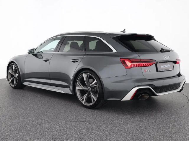 Audi RS6 Avant Quattro S-Tronic