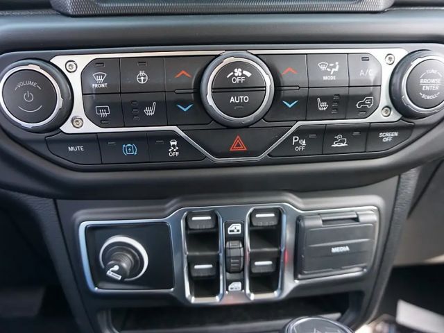 Jeep Wrangler 4xe Sahara