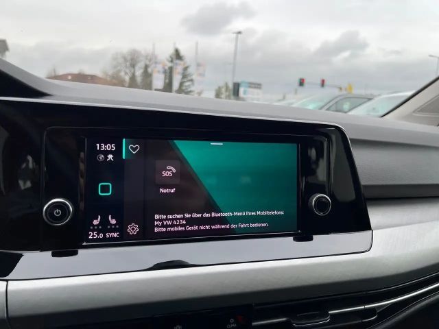 Volkswagen Golf Life Variant