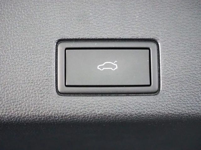 Volkswagen Golf 1.5 eTSI DSG Life Variant