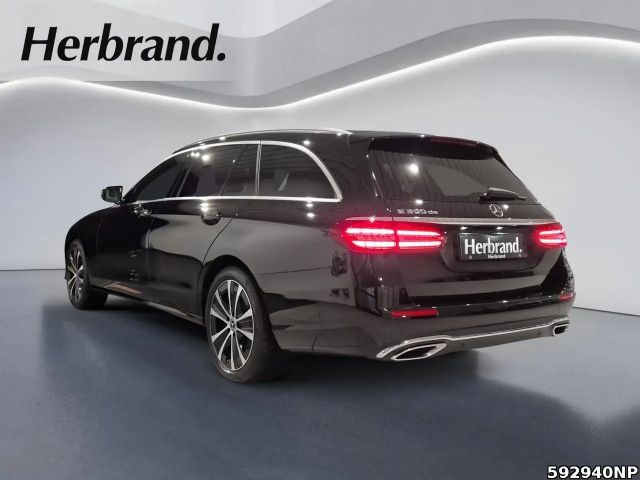 Mercedes-Benz E 300 AVANTGARDE Estate