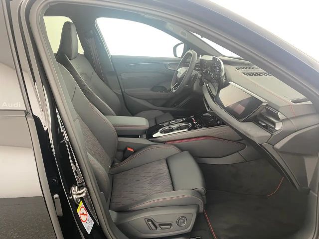 Audi A6 e-tron Quattro