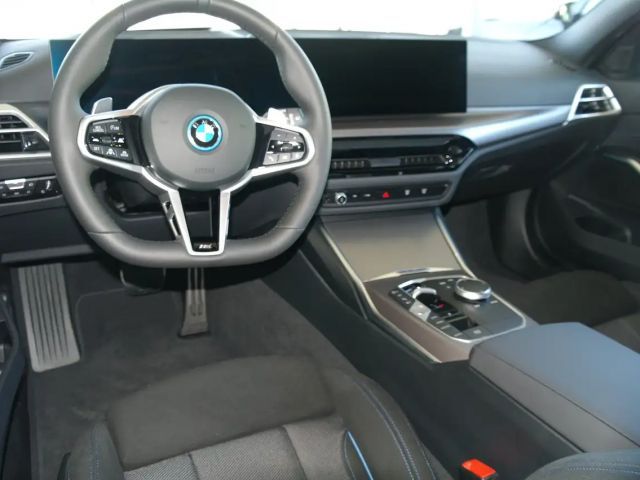 BMW 330 330e xDrive