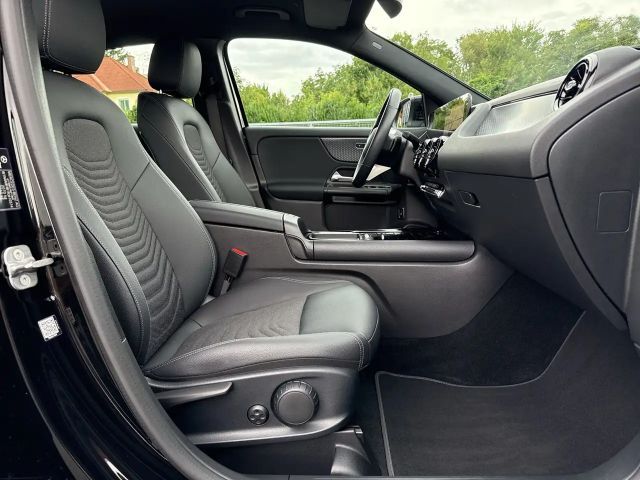 Mercedes-Benz GLA 200 PTS Cam Navi Wide LED SHZ EASY-PACK