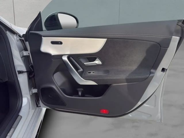 Mercedes-Benz CLA 200 CLA