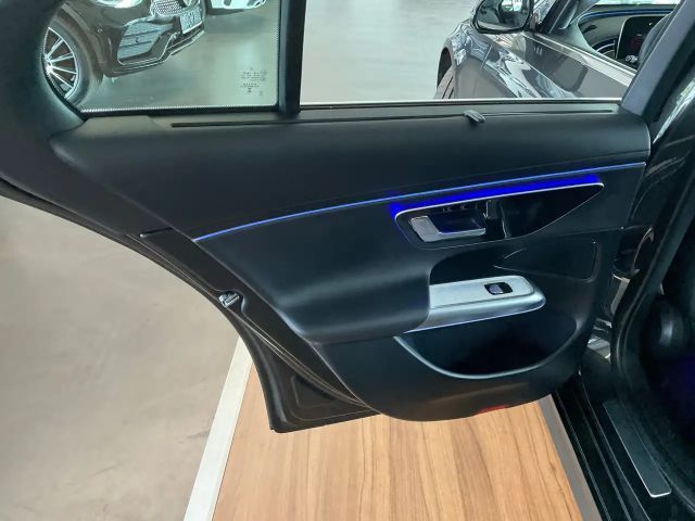 Mercedes-Benz E 220 AVANTGARDE E 220 d Sedan