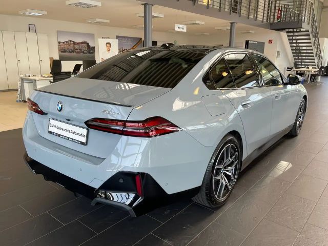 BMW 520 520d M-Sport Sedan