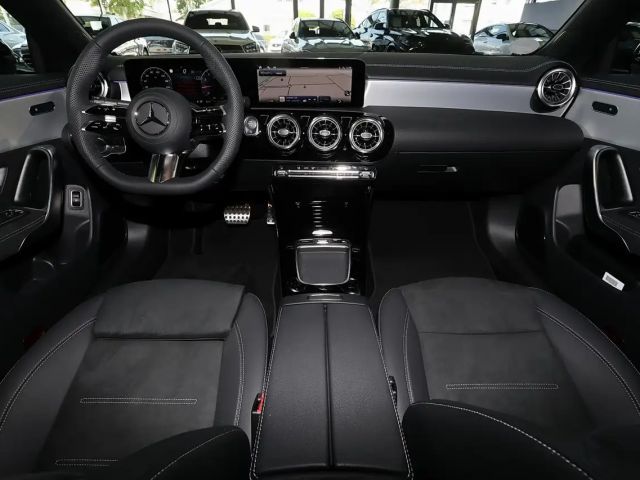 Mercedes-Benz CLA 200 AMG Line Coupé