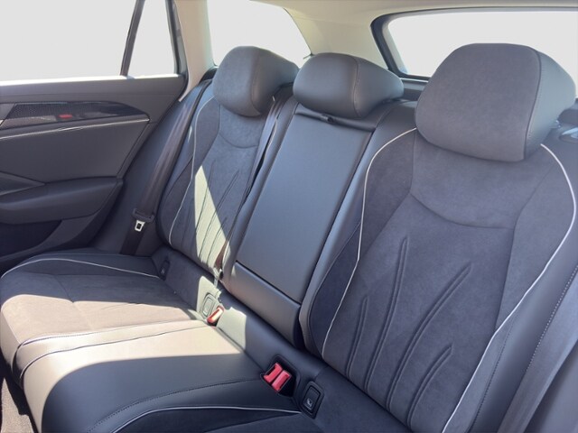 Volkswagen Passat 1.5 eTSI Business Variant