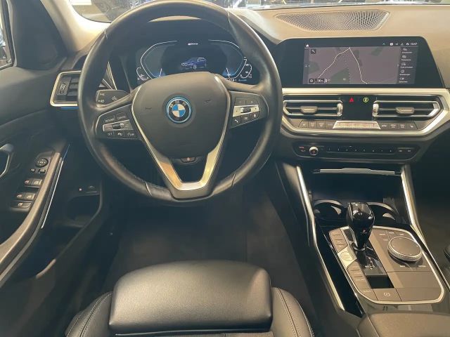 BMW 330 330e Sport Line Touring