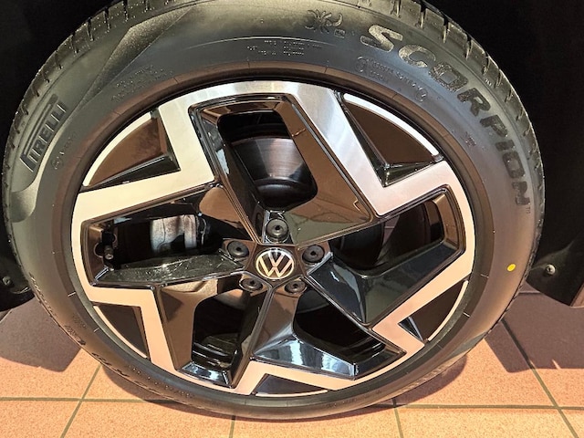 Volkswagen Tiguan Tiguan 2,0   R-L  DT142 TDID7A