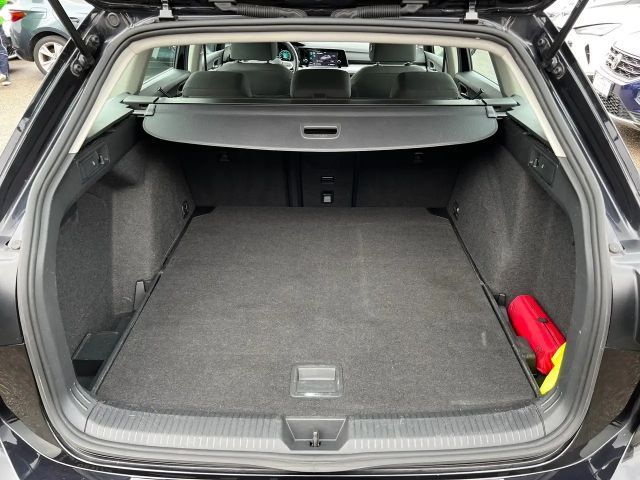 Volkswagen Golf Life Variant