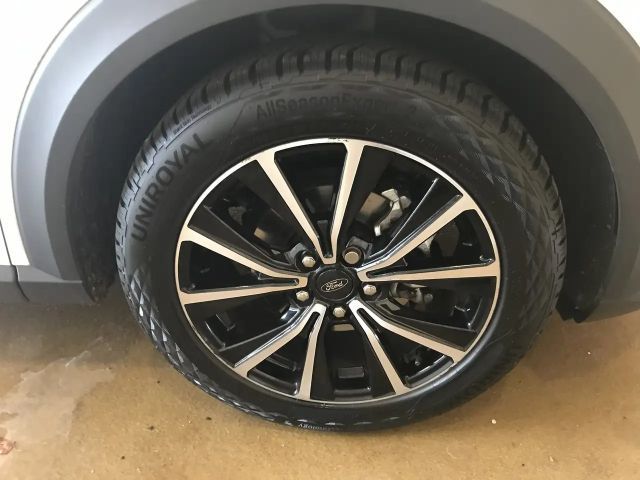 Ford Puma EcoBoost Titanium