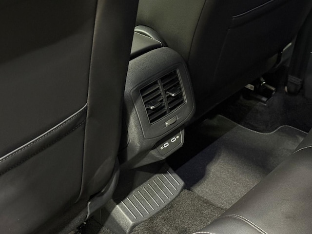 Volkswagen T-Roc 1.5 TSI DSG R-Line