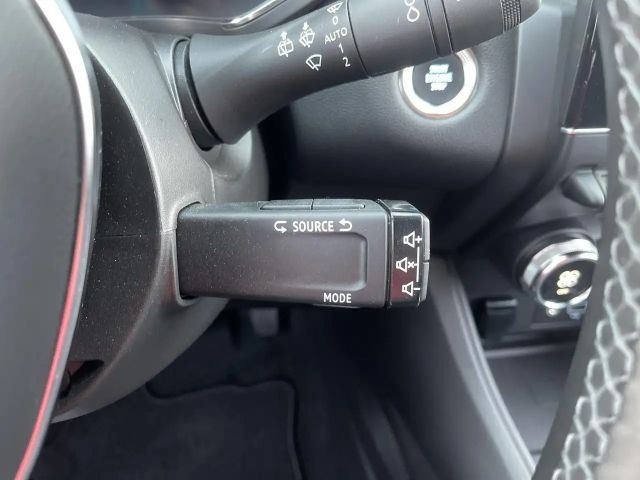 Renault Captur E-Tech EDC Intens