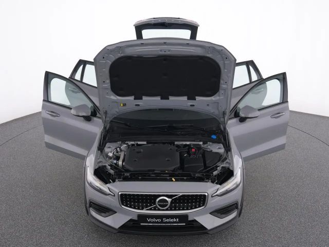 Volvo V60 Cross Country AWD Plus